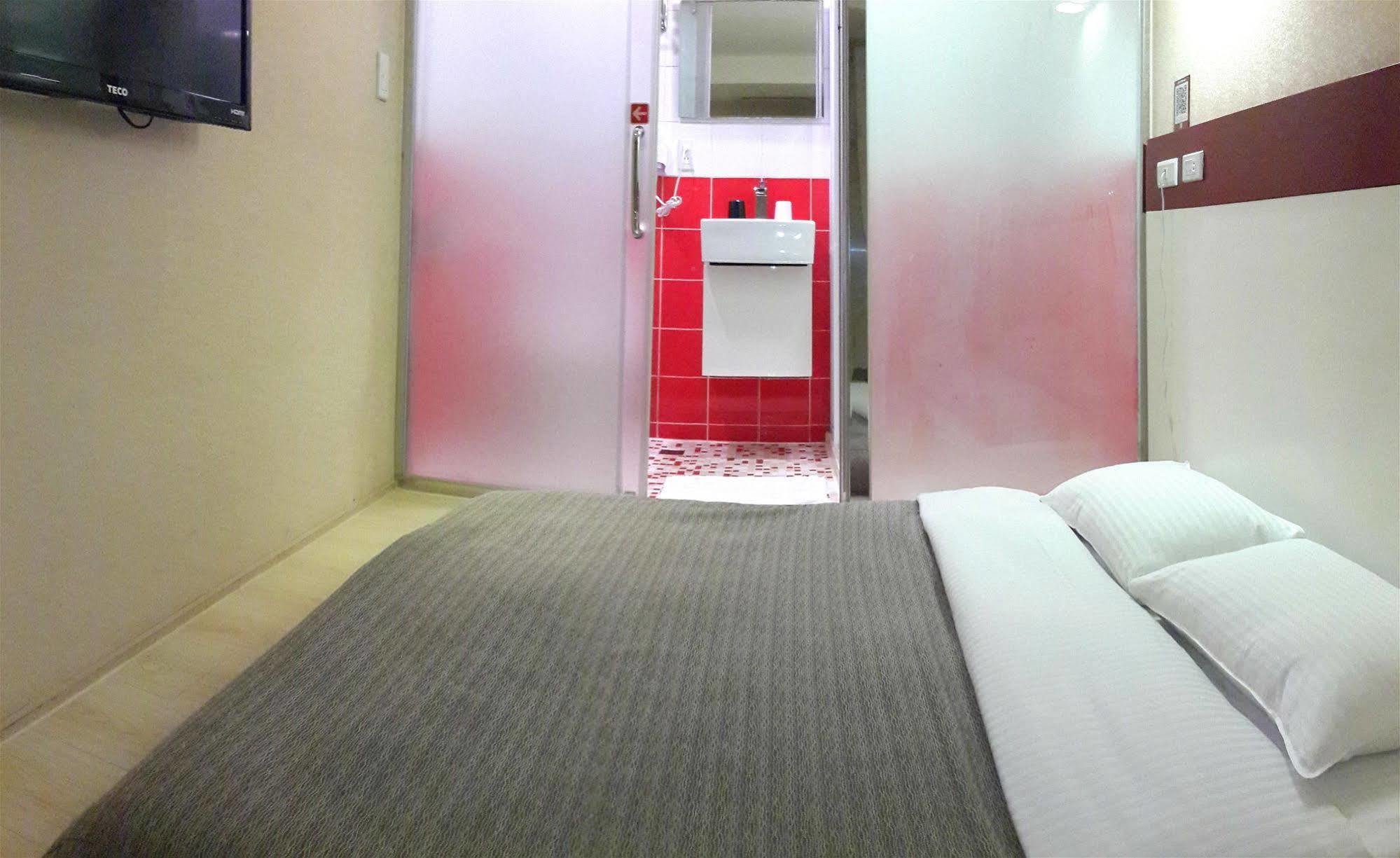 E-House Hotel Tajpej Buitenkant foto