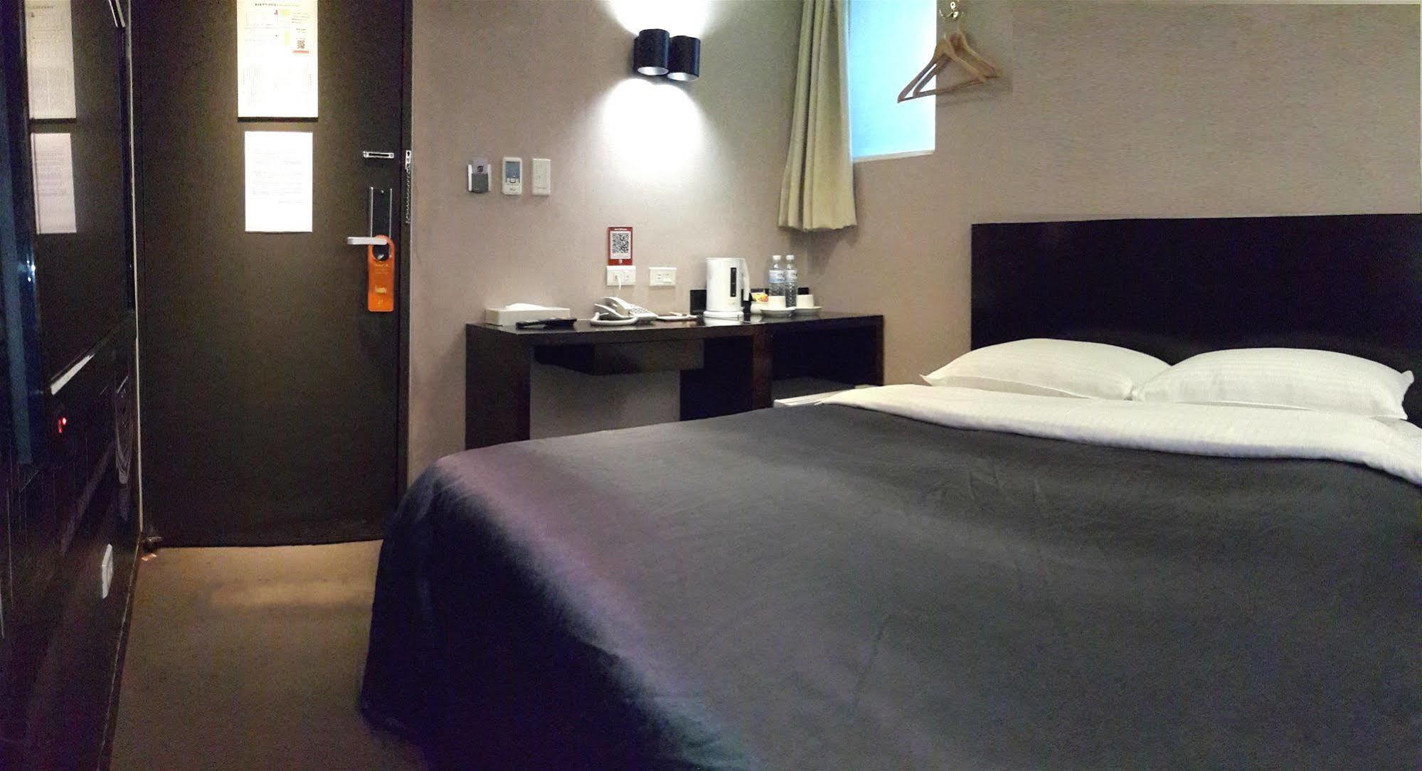E-House Hotel Tajpej Buitenkant foto